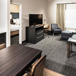 1 Bedroom Suite 2 Queen Sofa bed
